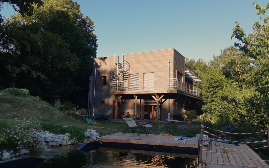 Rénovation bioclimatique en lisière de forêt