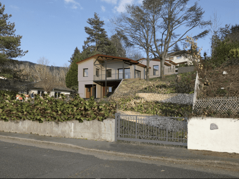 Insérer une maison dans un terrain pentu